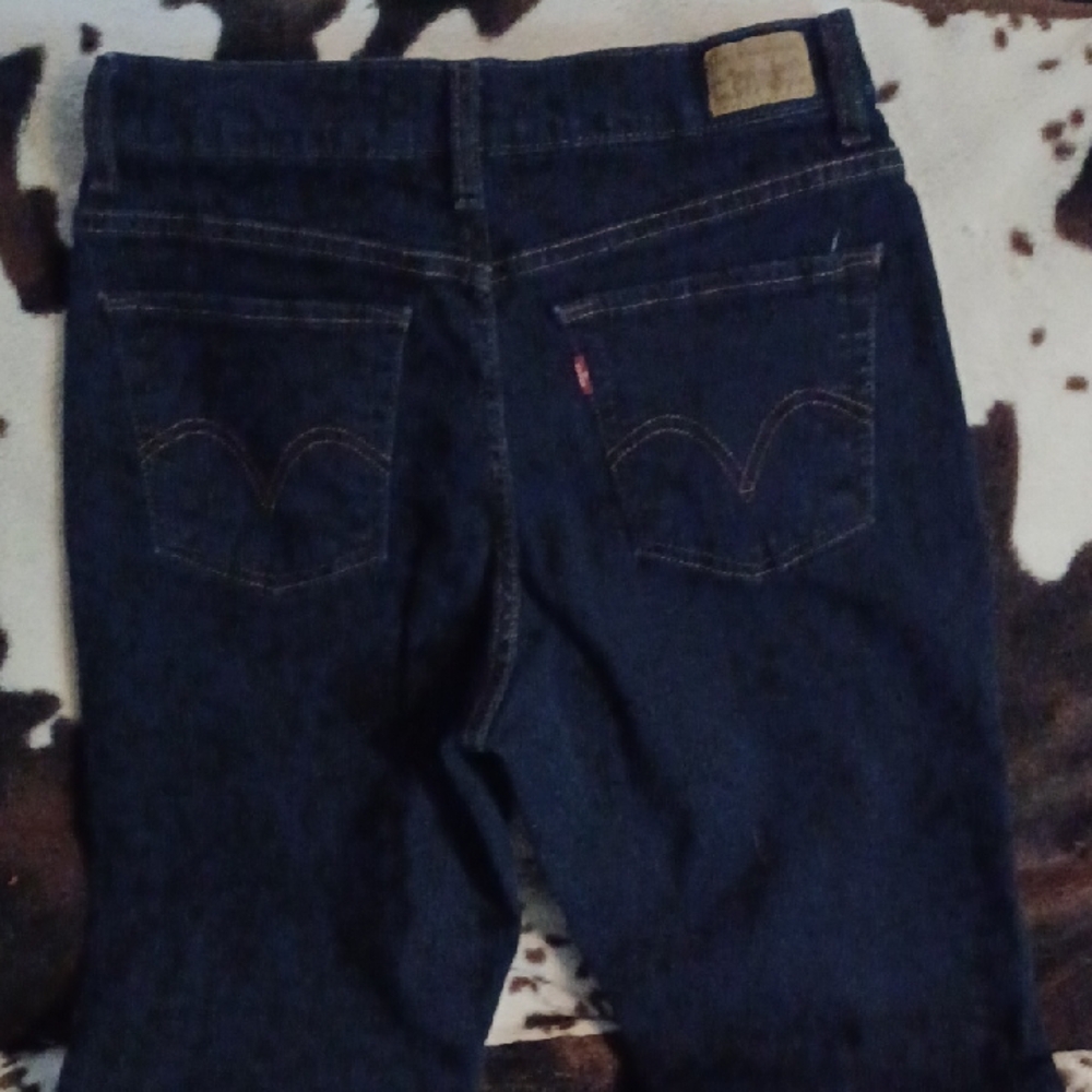 Levi's Blue Boot Cut Jeans with Iconic Design - Picture 7 of 7